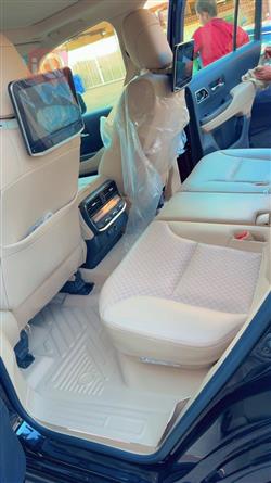 تۆیۆتا لاند کروزەر